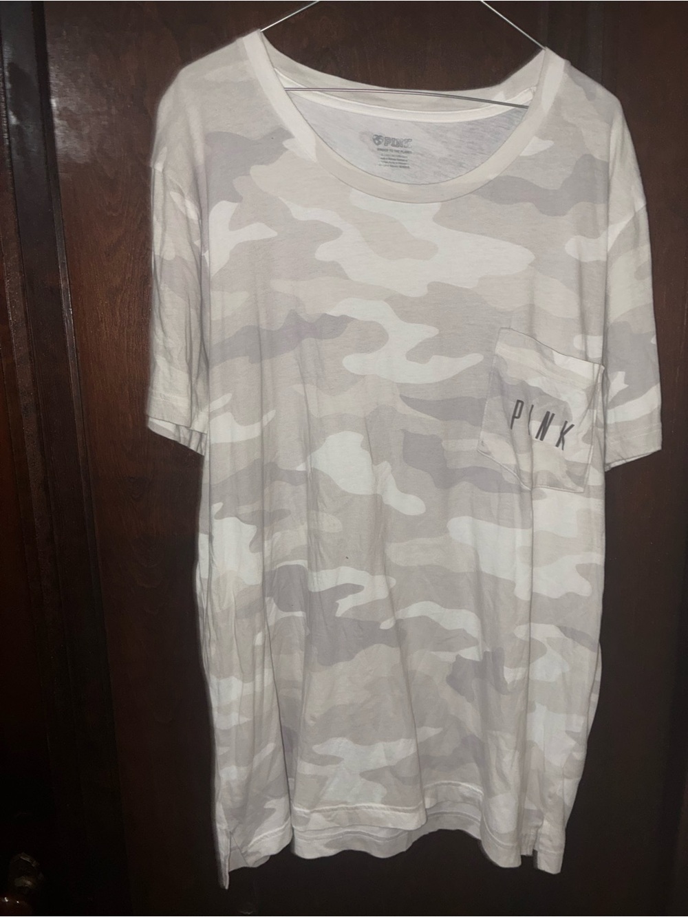 PINK Victoria's Secret Men's Short Sleeve Camo Pocket Tee - White & Light Gray